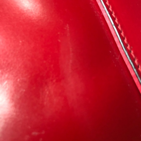 Authentic Prada slim shoulder bag in red. - Picture 5 of 13